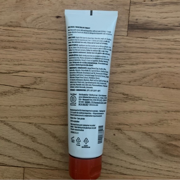 *NWT* Arbonne Oil Balancing Clay Mask - Picture 2 of 3